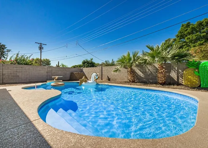 Holiday home 4 Brdm 6 Beds Pool Petsok Fenced Yard *