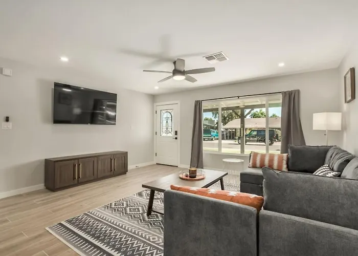 4 Brdm 6 Beds Pool Petsok Fenced Yard Holiday home Scottsdale